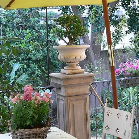 The Garden فندق مبيت وإفطار كاتانيا